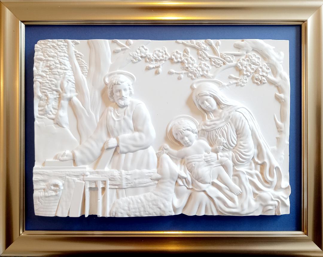 Bas relief de la Sainte Famille
